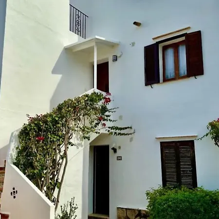 One Bedroom With Communal Pool Vakantiehuis *