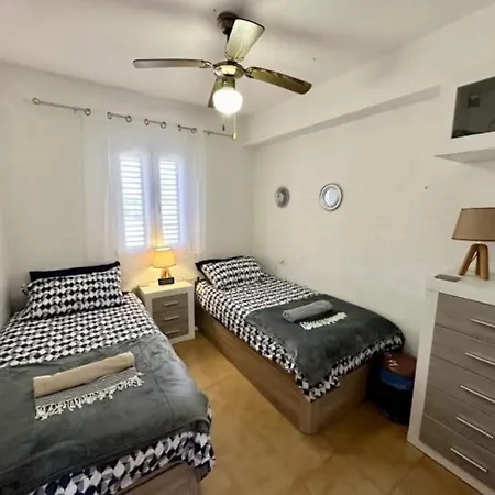別荘 One Bedroom With Communal Pool