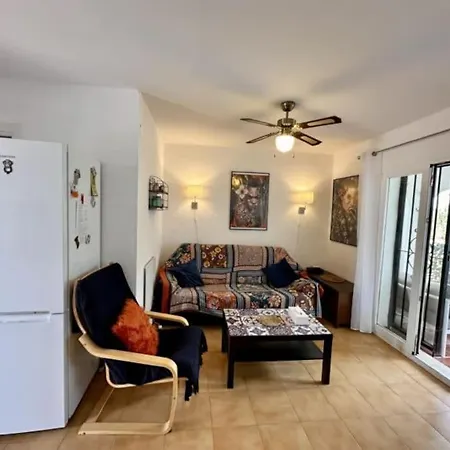 別荘 One Bedroom With Communal Pool