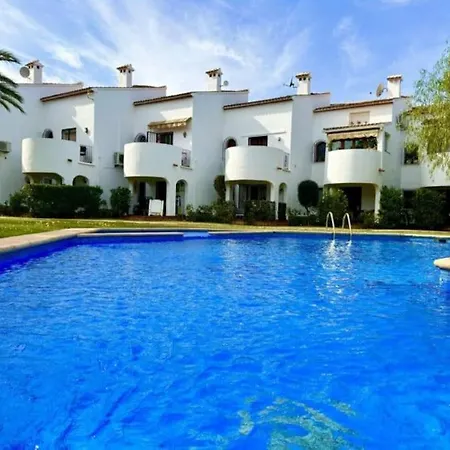 度假居 One Bedroom With Communal Pool